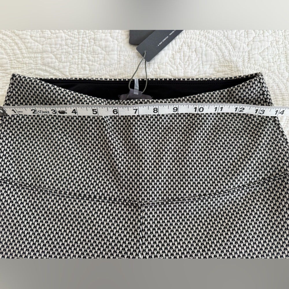 Lysse Black and White Leggings, S 🦋 - Picture 6 of 8